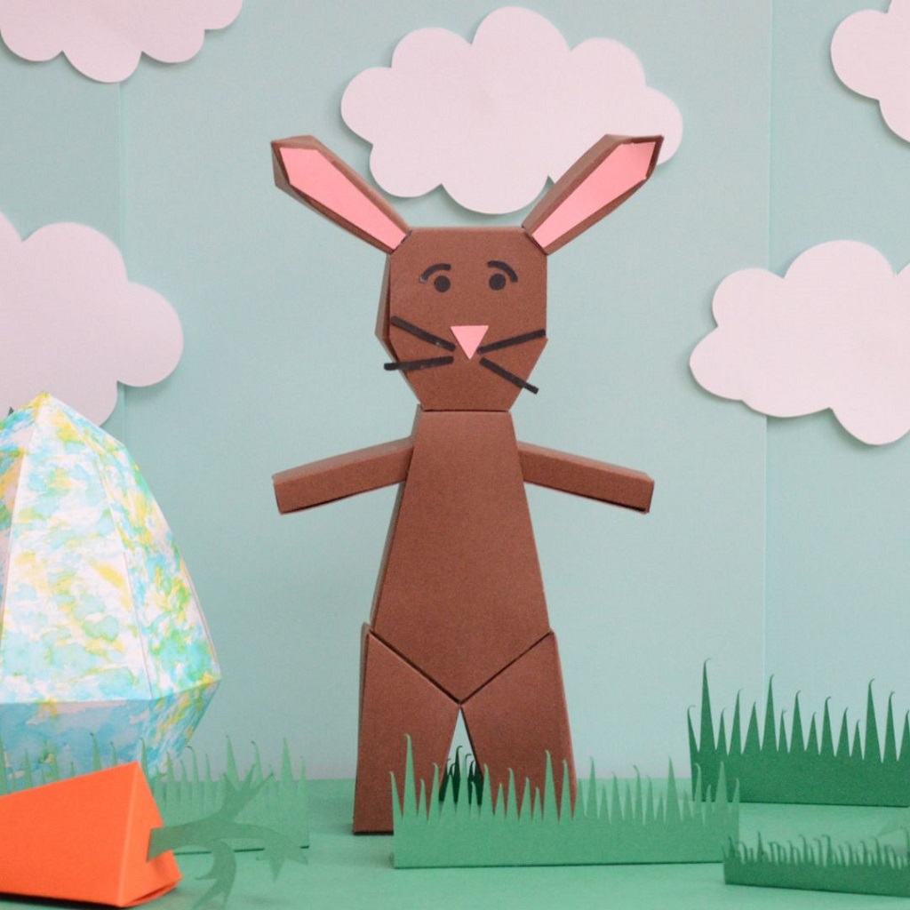 Lapin à construire dans le kit créatif pour enfant sur le thème de Pâques