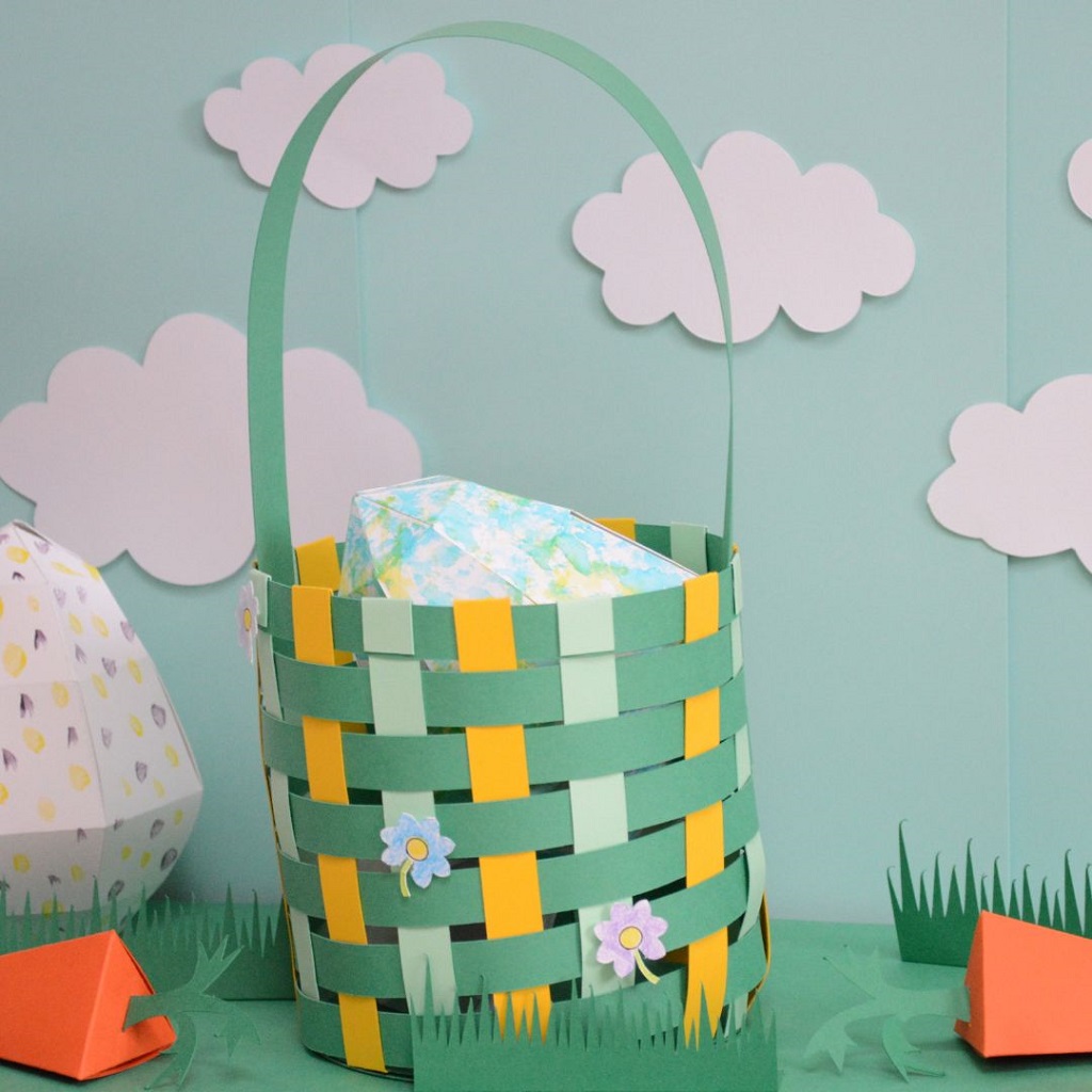 Panier à construire dans le kit créatif pour enfant sur le thème de Pâques