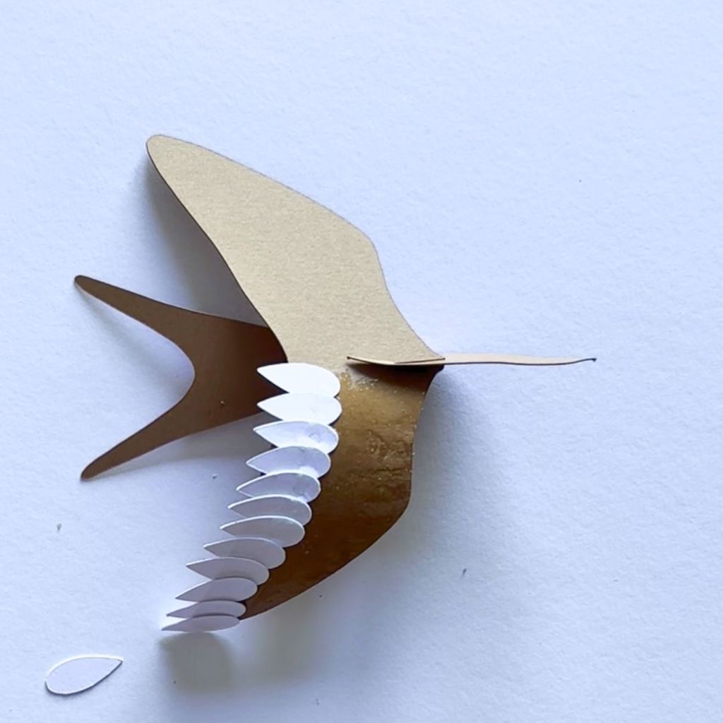 Etape 2 du tuto pour réaliser un oiseau en papier 3D