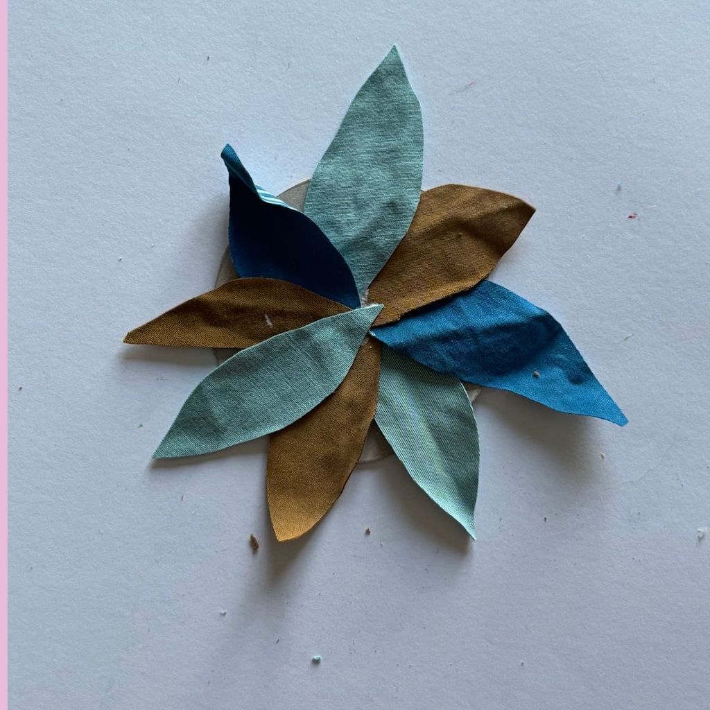 Etape 3 du tuto pour réaliser une fleur comme activité printanière