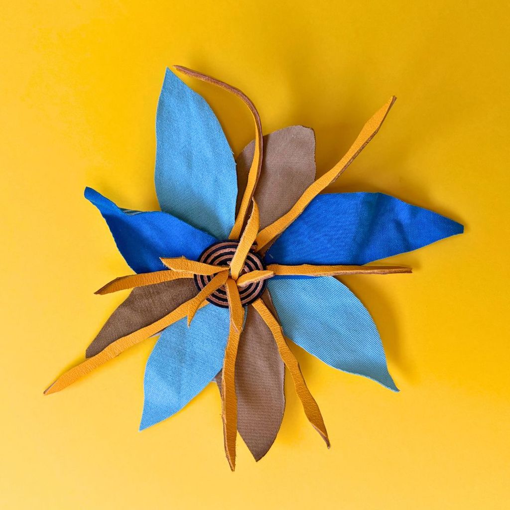 Fleur en tissu pour le printemps