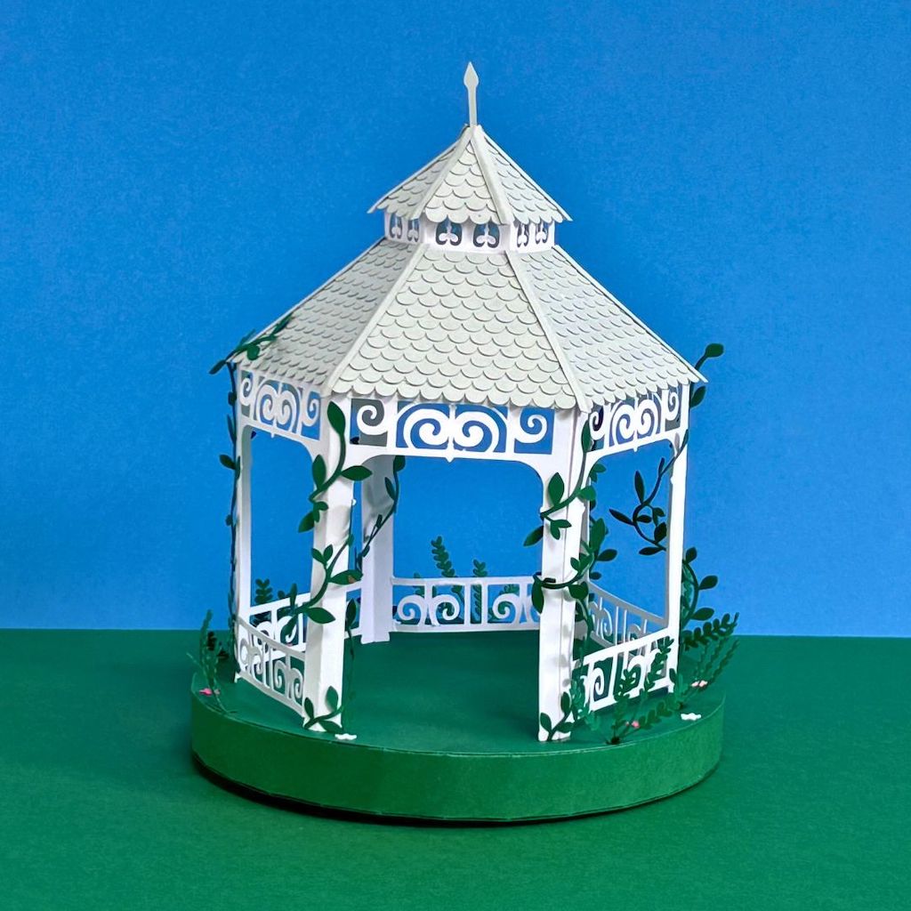 Kit DIY en papier permettant de créer un kiosque fleuri