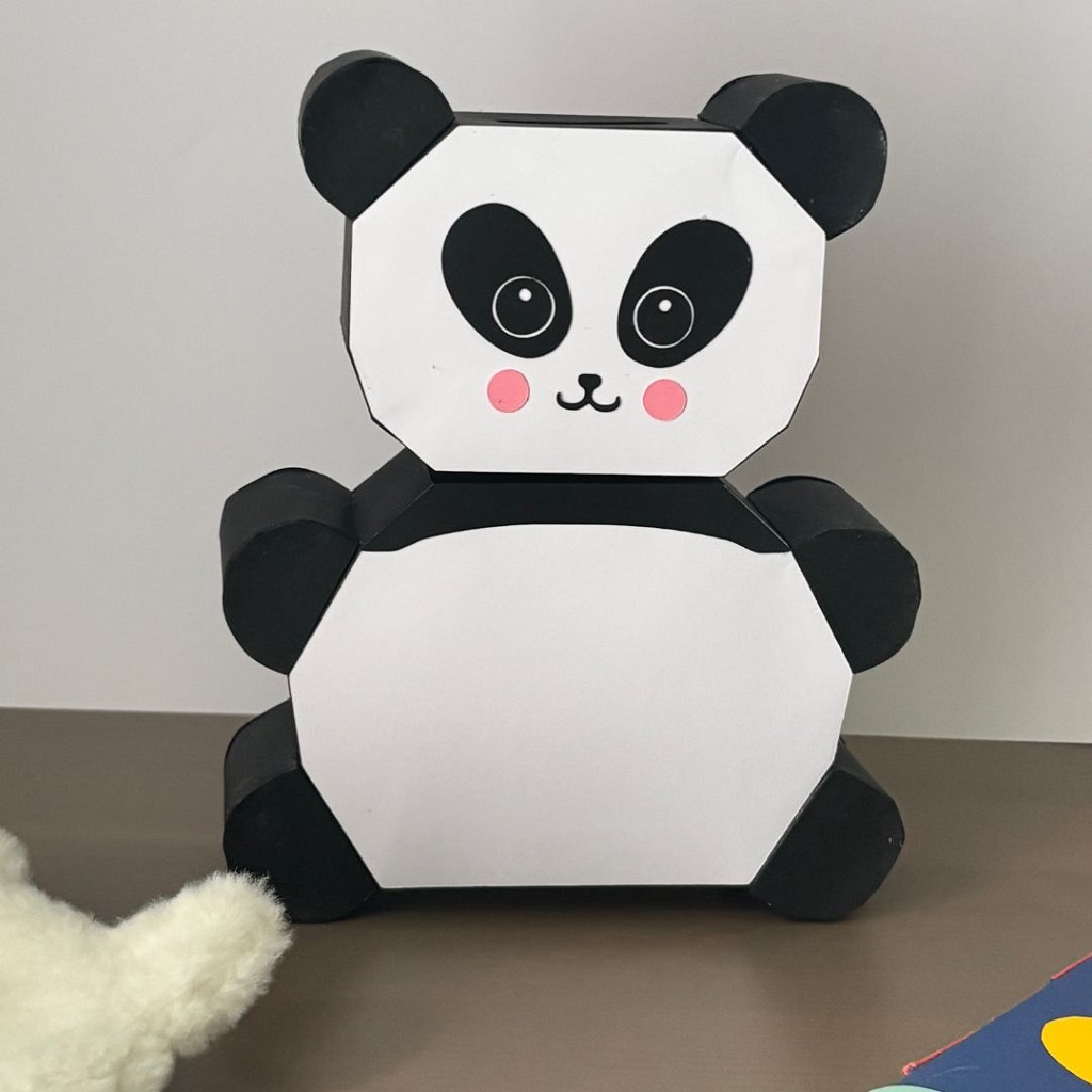 Kit créatif pour enfant pour créer une tirelire panda kawaii