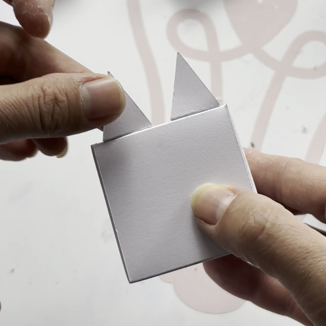 Etape 4 du tuto pour créer un paper toy chat