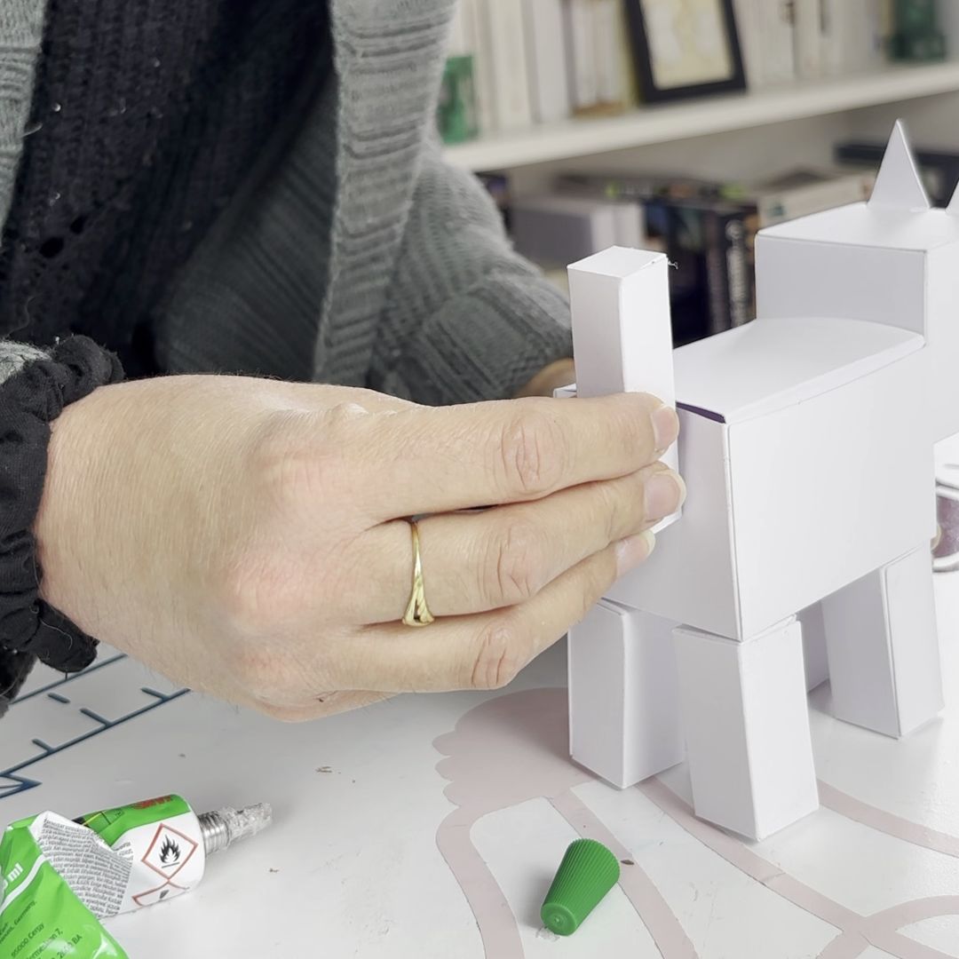 Etape 7 du tuto pour créer un chat en papier DIY