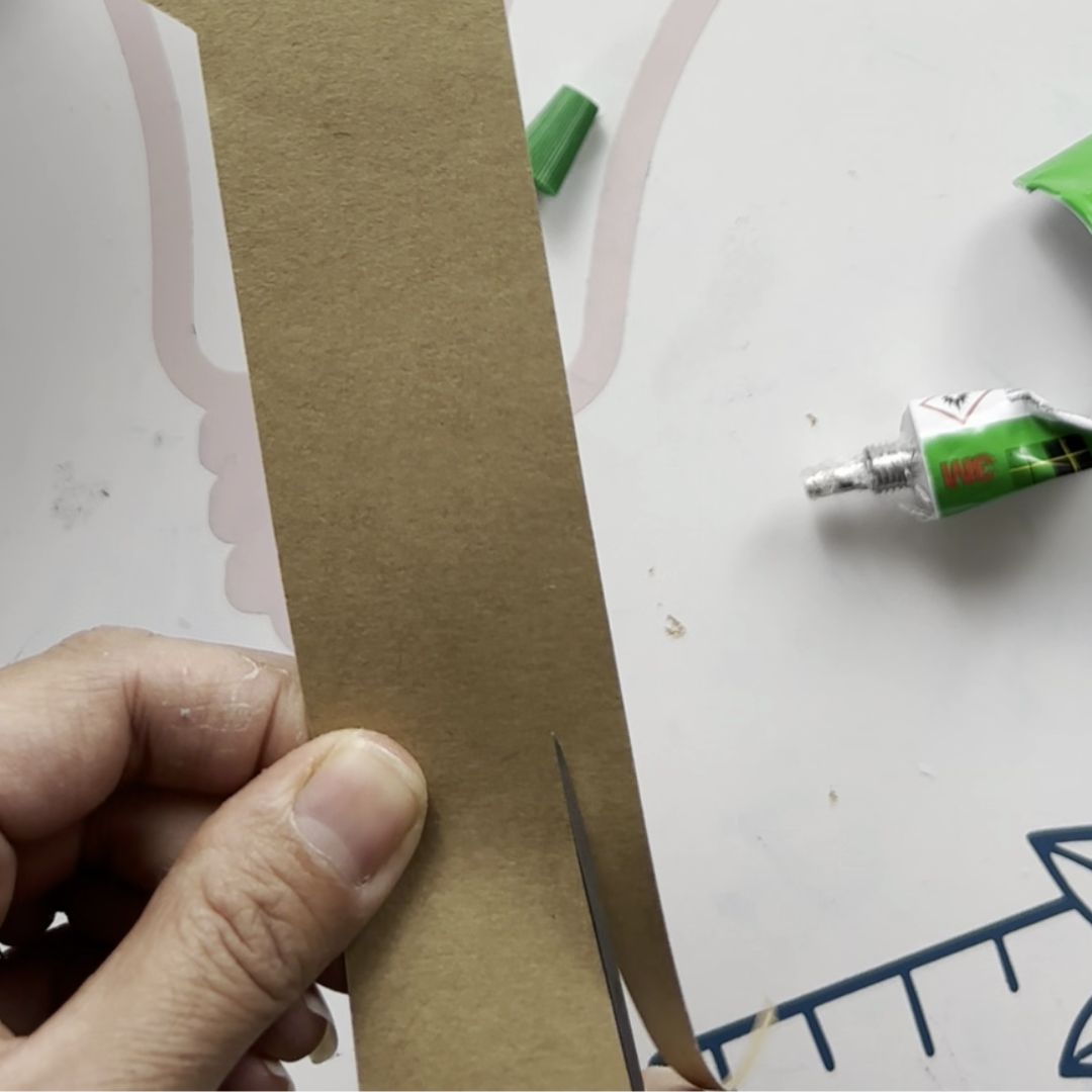 Etape 9 du tuto pour créer un chat en papier DIY