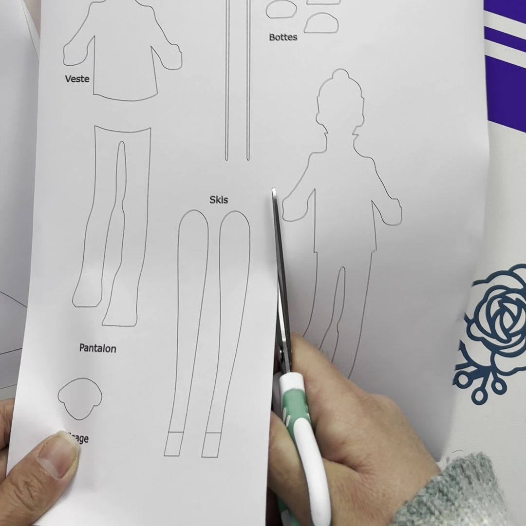 Etape 1 du tuto pour réaliser un skieur en papier découpé