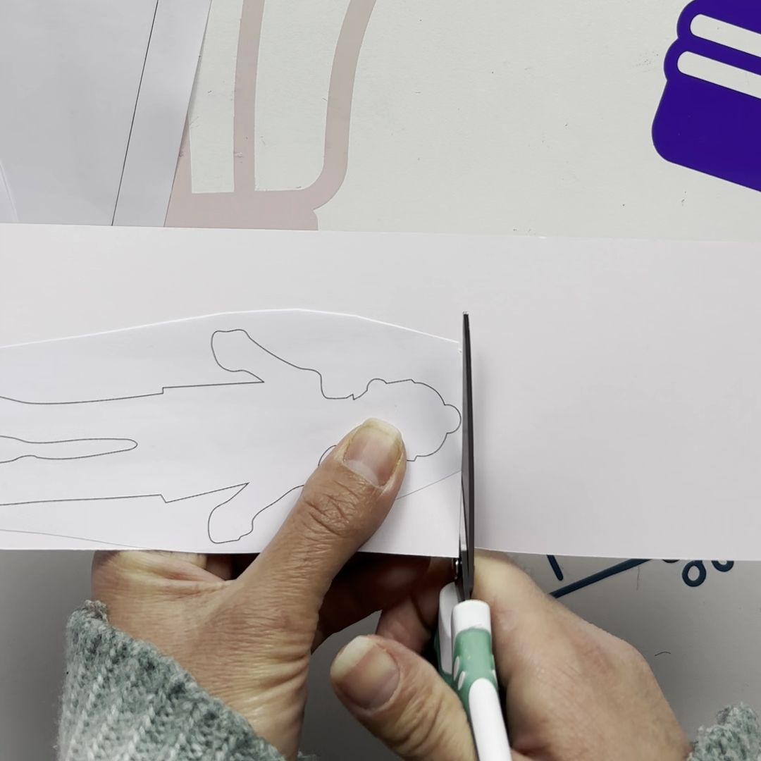 Etape 3 du tuto pour réaliser un skieur en papier découpé