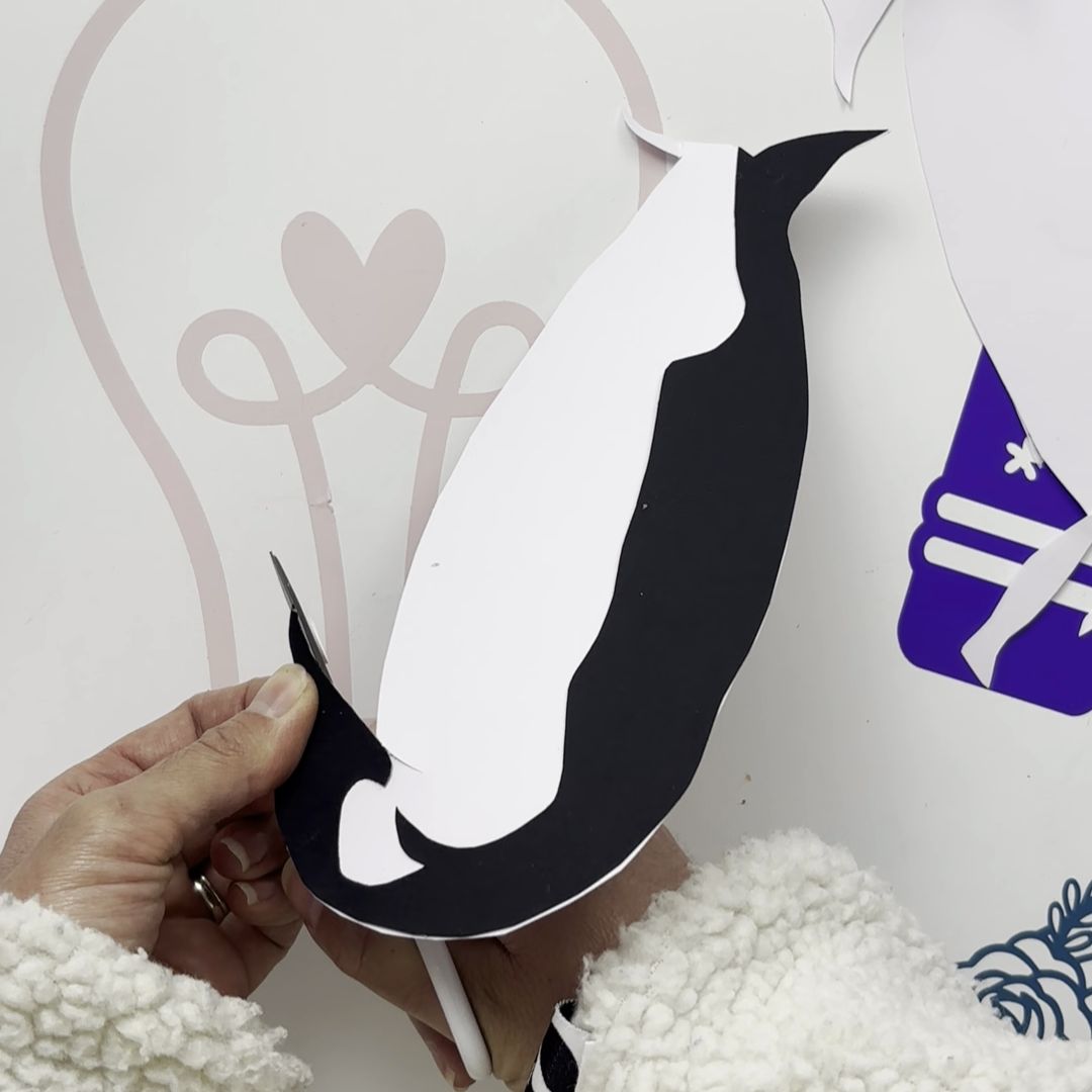 Etape 4 du tuto pour réaliser un DIY d'hiver autour du manchot