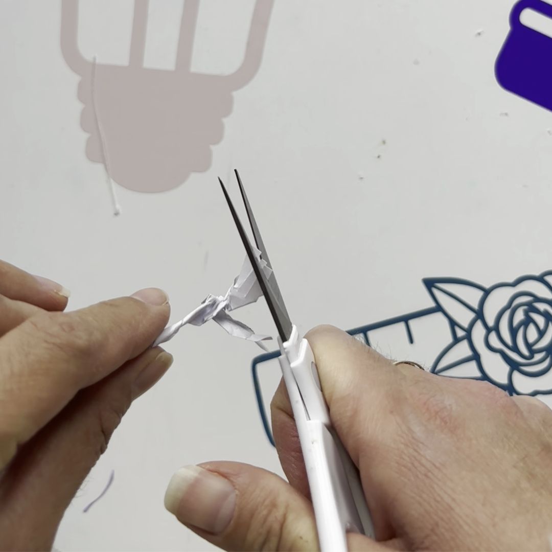 Etape 5 du tuto pour réaliser un crocus en papier DIY