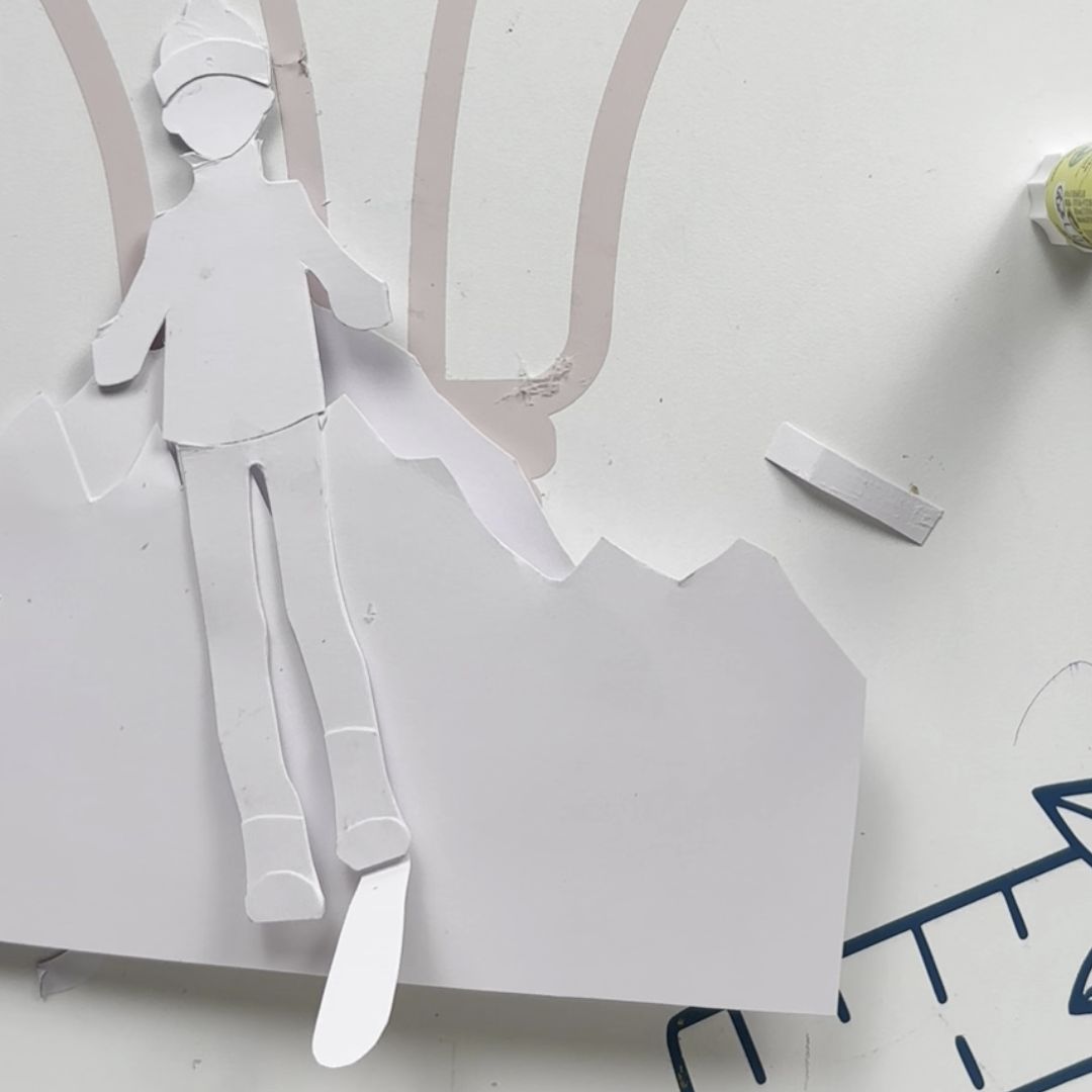 Etape 8 du tuto pour réaliser la silhouette d'un skieur dans du papier blanc