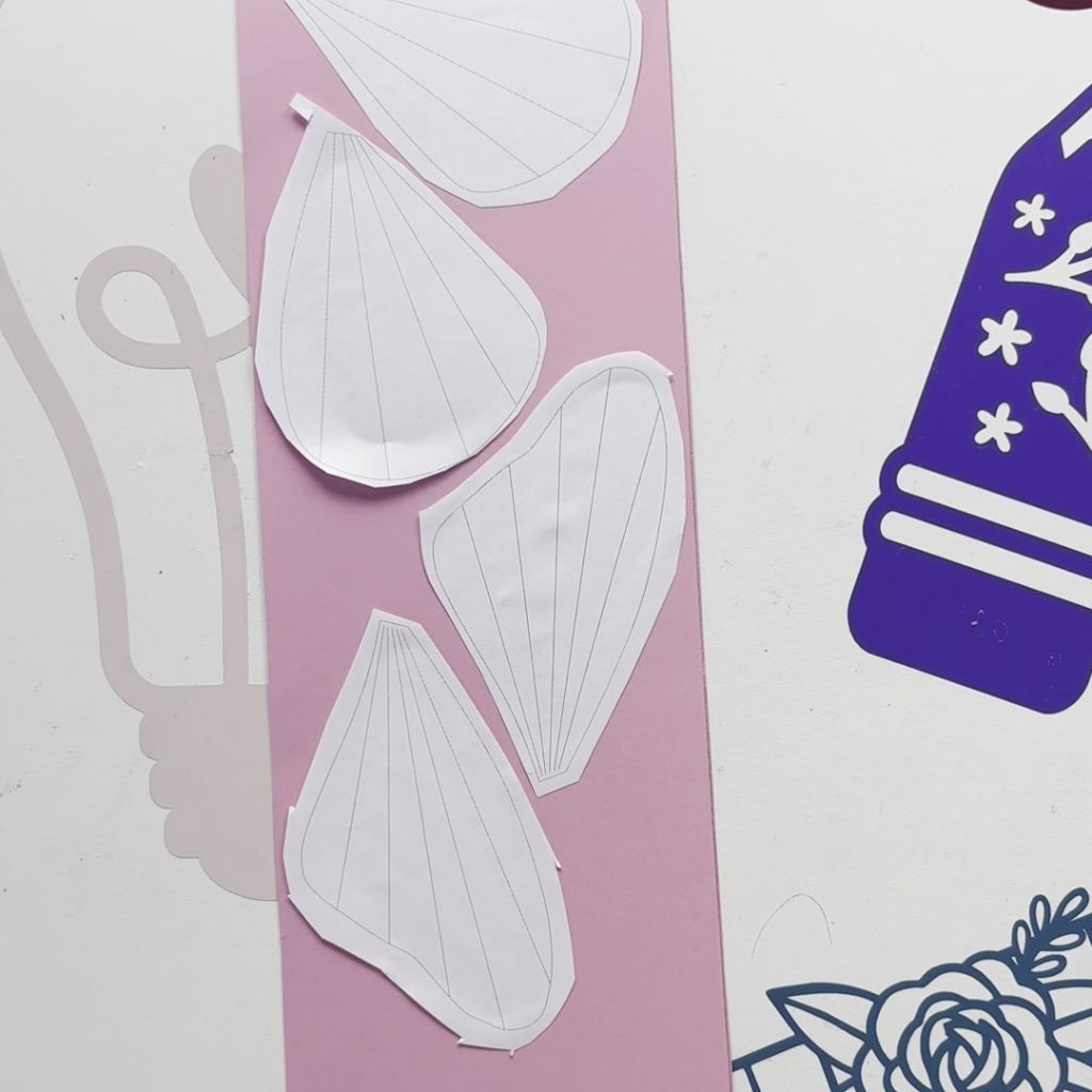 Etape 1 du tuto pour réaliser un papillon multicolore en papier