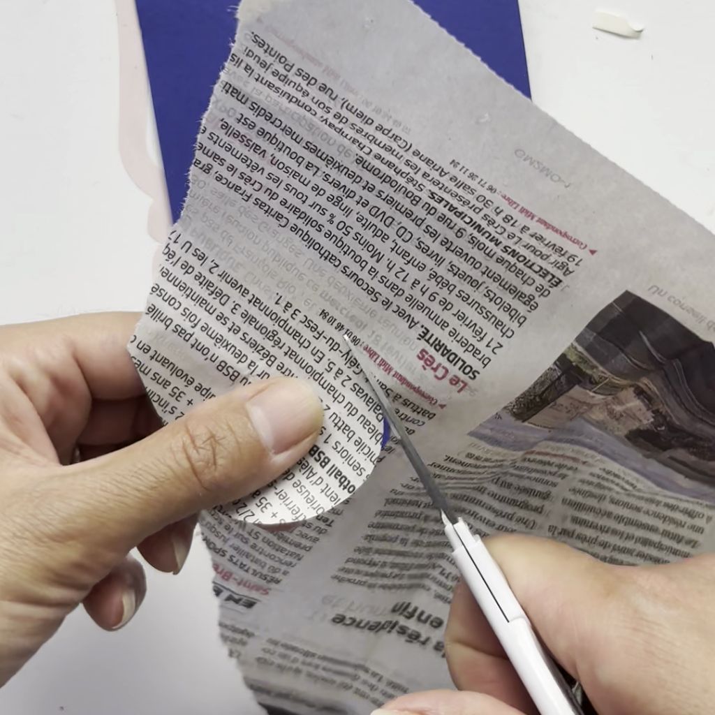 Etape 1 du tuto pour réaliser une carte avec une fleur en papier