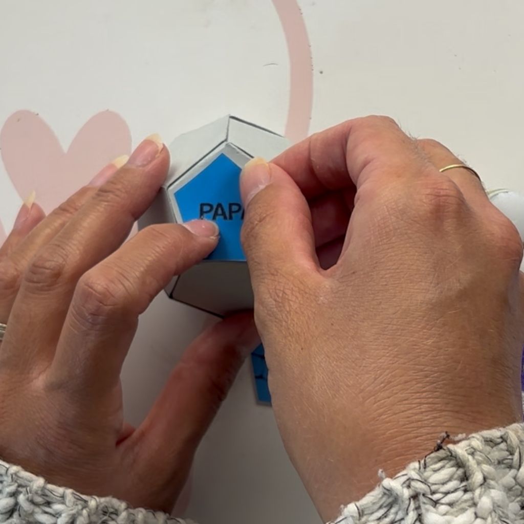 Etape 12 du tuto pour créer un cadeau original pour la fête des papas