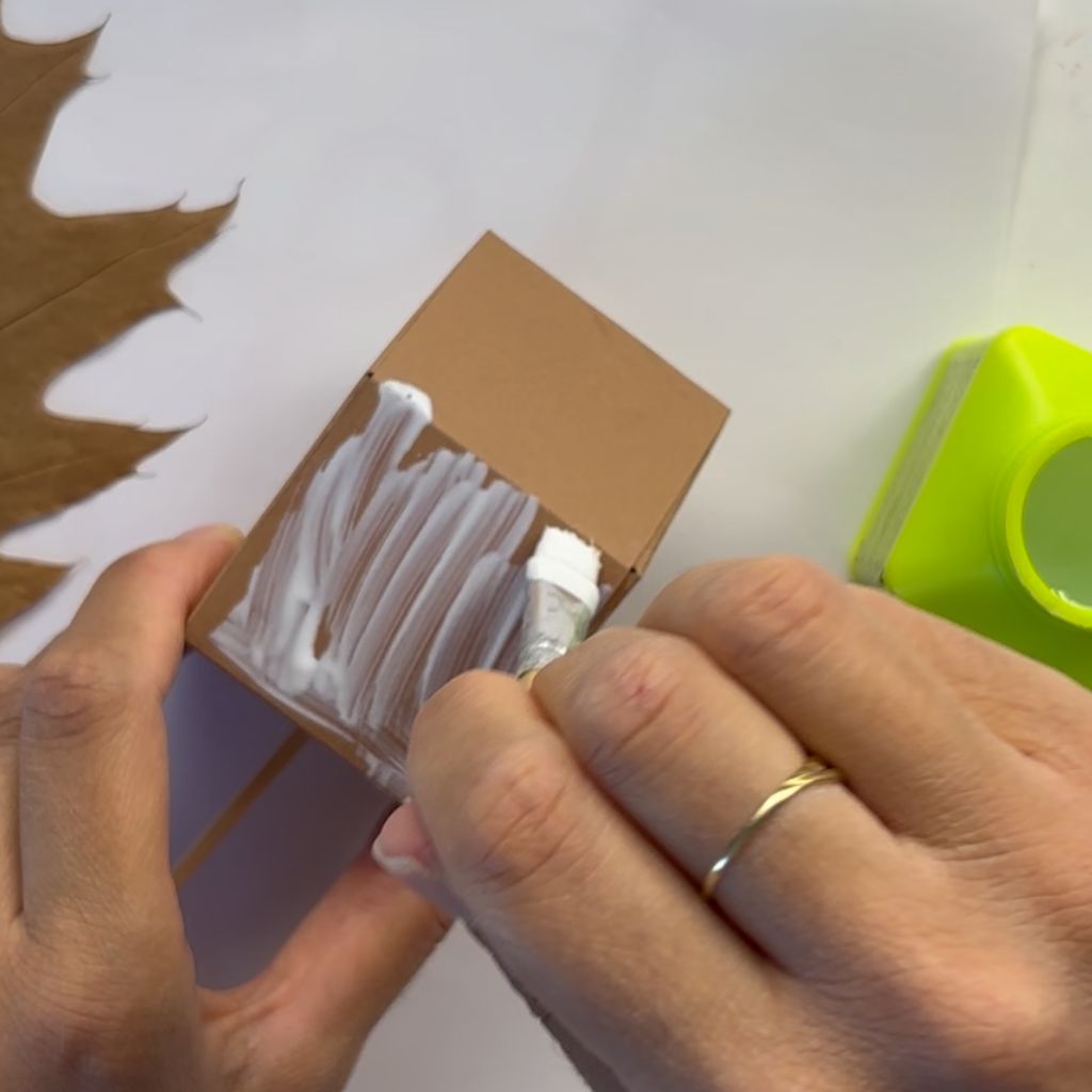 Etape 11 du tuto pour réaliser une maisonnette automnale
