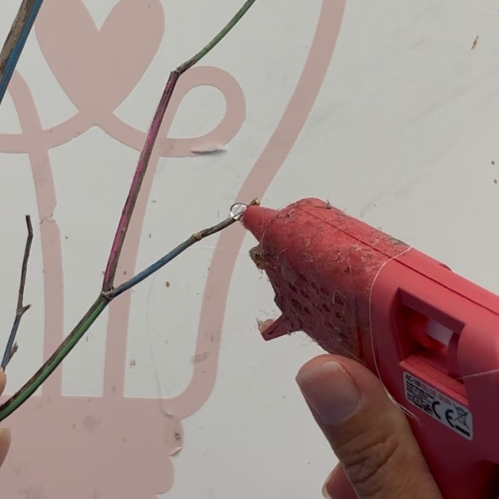 Etape 3 du tuto pour créer une branche d'arbre comme DIY d'automne