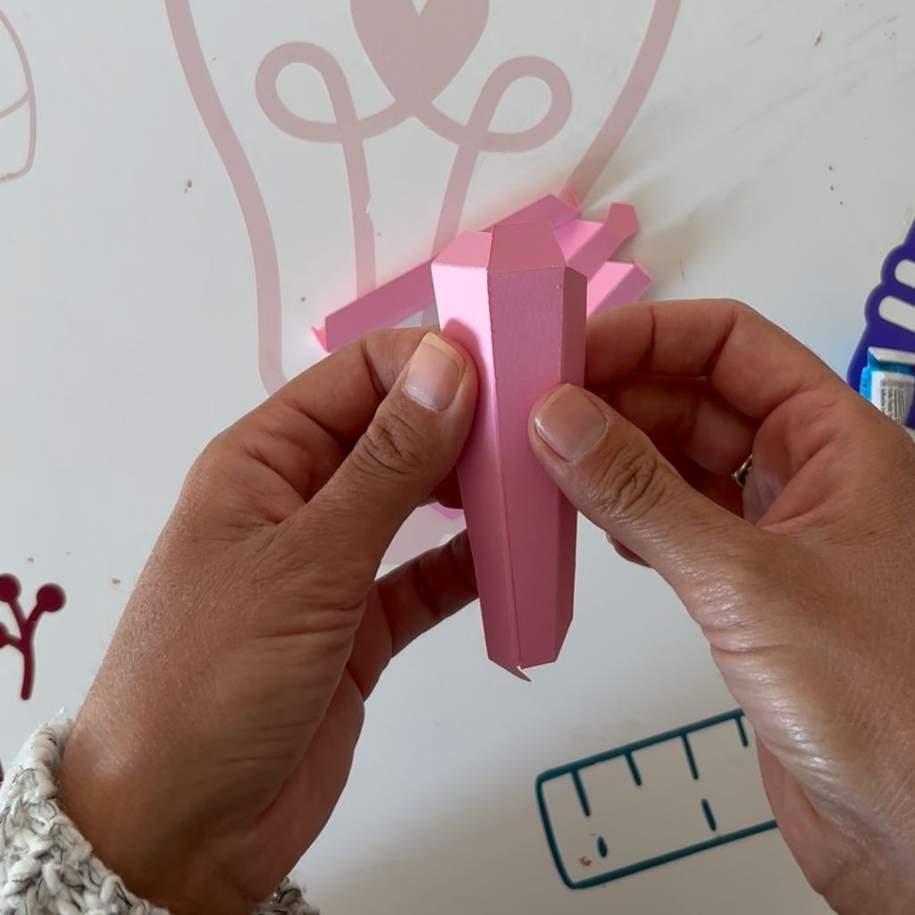 Etape 3 du tuto pour réaliser des champignons colorés en papier