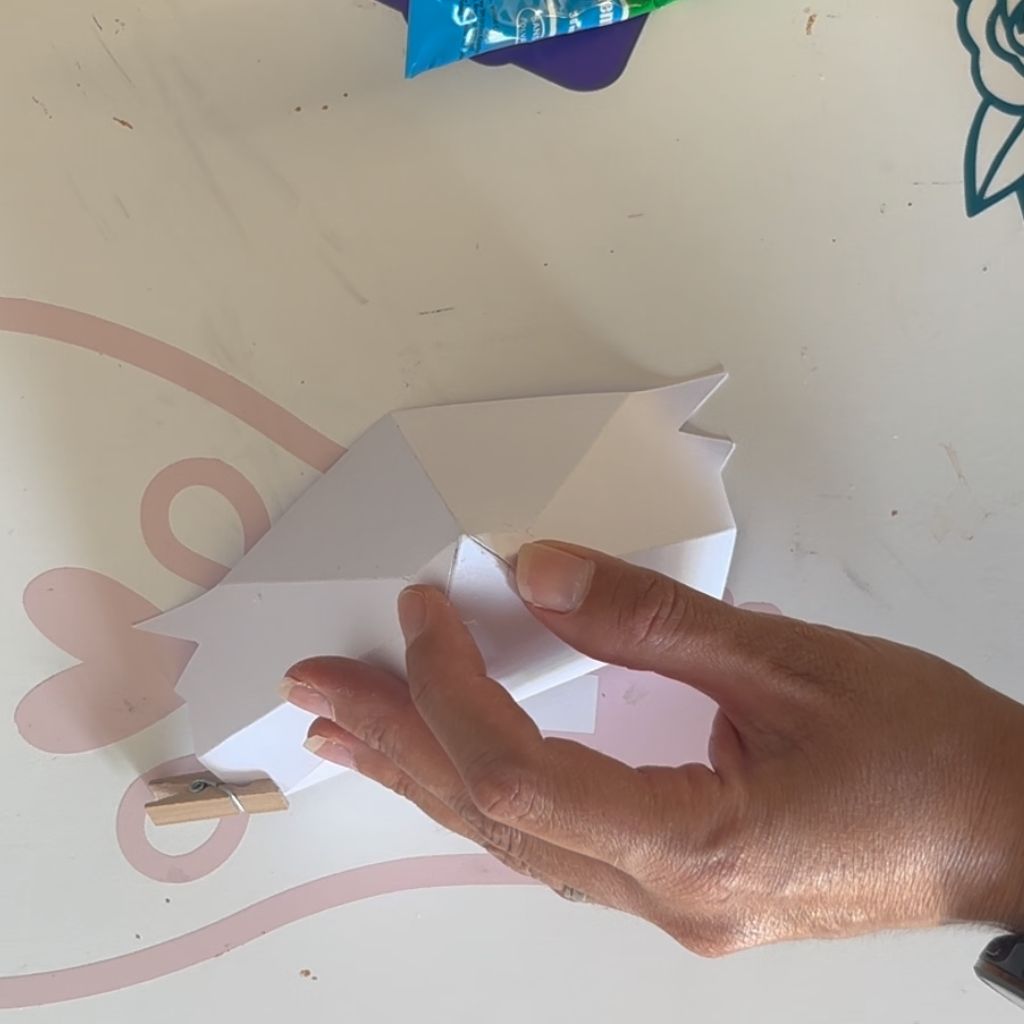 Etape 5 du tuto pour réaliser un buste de renard en papier