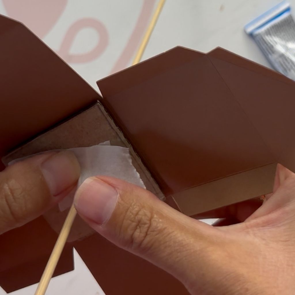 Etape 5 du tuto pour réaliser une cabane DIY d'automne