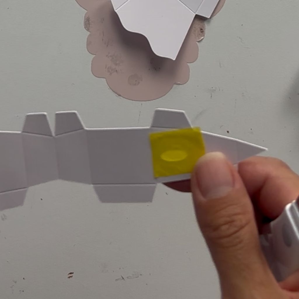 Etape 1 du tuto pour réaliser une lanterne fantôme pour Halloween