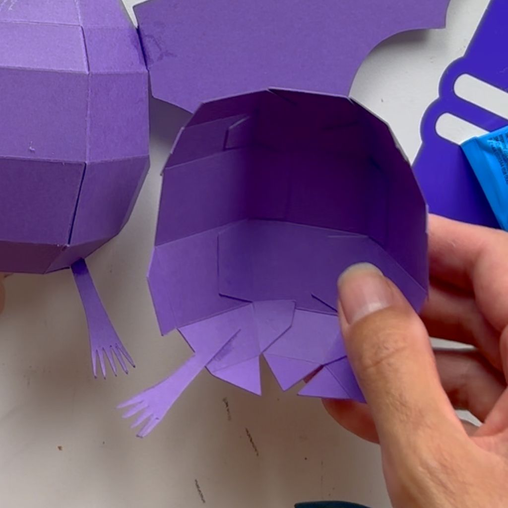 Etape 11 du tuto pour réaliser une chauve-souris en papier