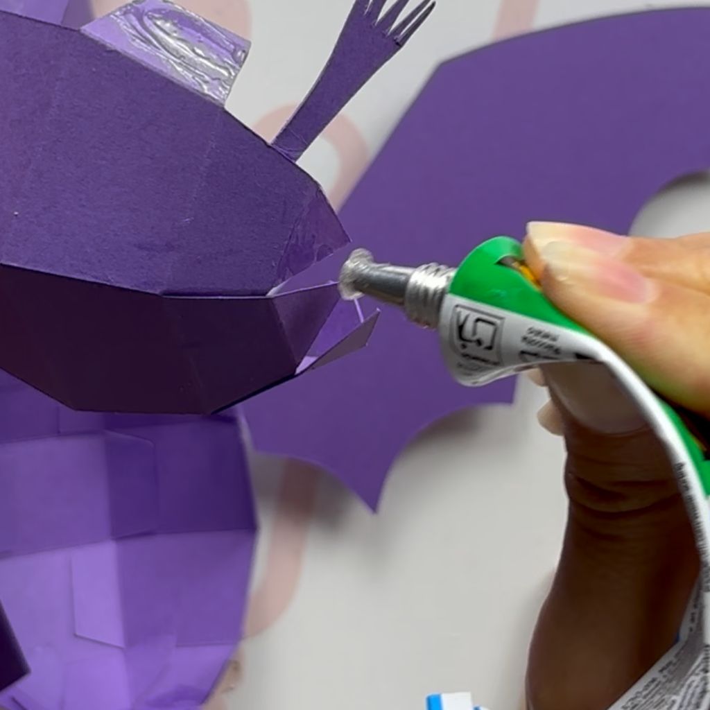 Etape 12 du tuto pour réaliser une chauve-souris en papier