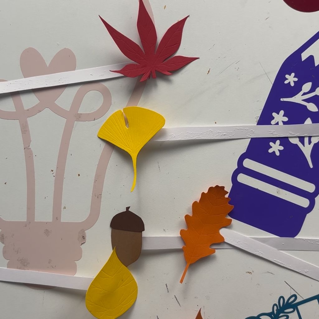 Etape 13 pour créer une décoration autour de feuilles d'automne en papier