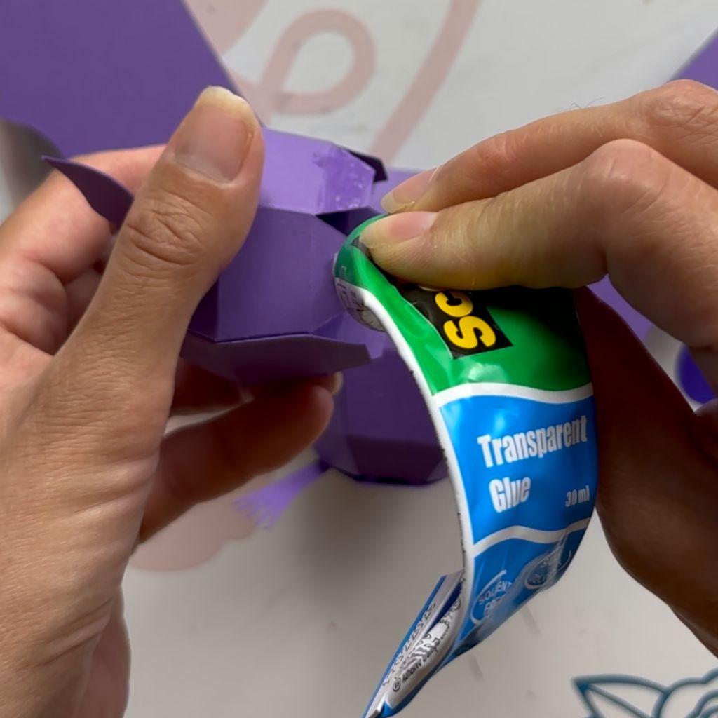 Etape 16 du tuto pour réaliser une chauve-souris en papier