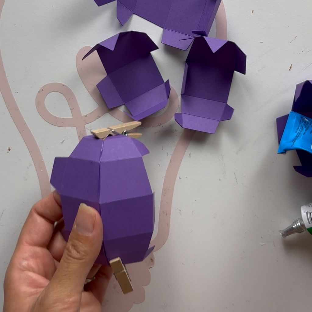 Etape 2 du tuto pour réaliser une chauve-souris 3D pour Halloween.