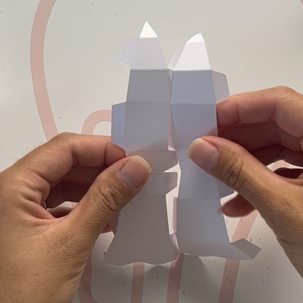 Etape 4 du tuto pour réaliser une lanterne fantôme pour Halloween