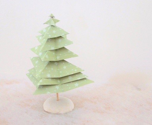 Décoration de Noël pour les enfants sous forme de sapin