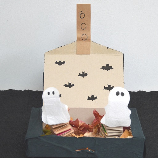 Activité créative pour les enfants pour Halloween sous forme d'une boîte hantée