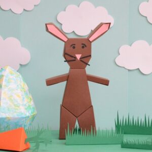Lapin de Pâques en papier à construire dans le kit créatif pour enfant sur le thème de Pâques