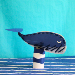 Kit créatif pour enfant constitué d'une baleine à broder