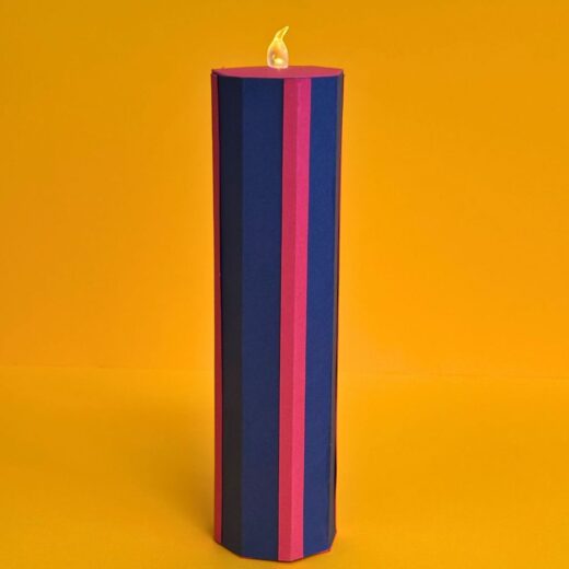 Objet déco en papier 2 en 1 sous forme d'un bougeoir fonctionnant avec une bougie LED