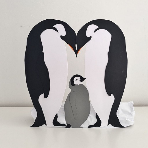 Diy d'hiver en papier découpé : le couple de manchots avec son bébé