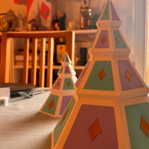 Sapin en papier pour une déco de Noël en papier